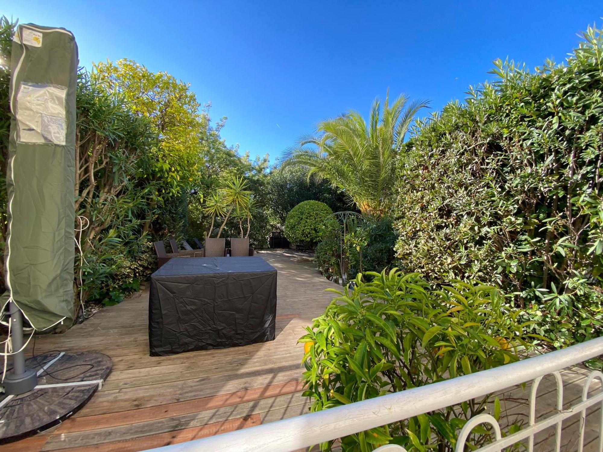 Only 60M To The Beach, 2 Bedroom Cozy Apartment, 80M2 Big Garden, Very Central Cannes Eksteriør billede