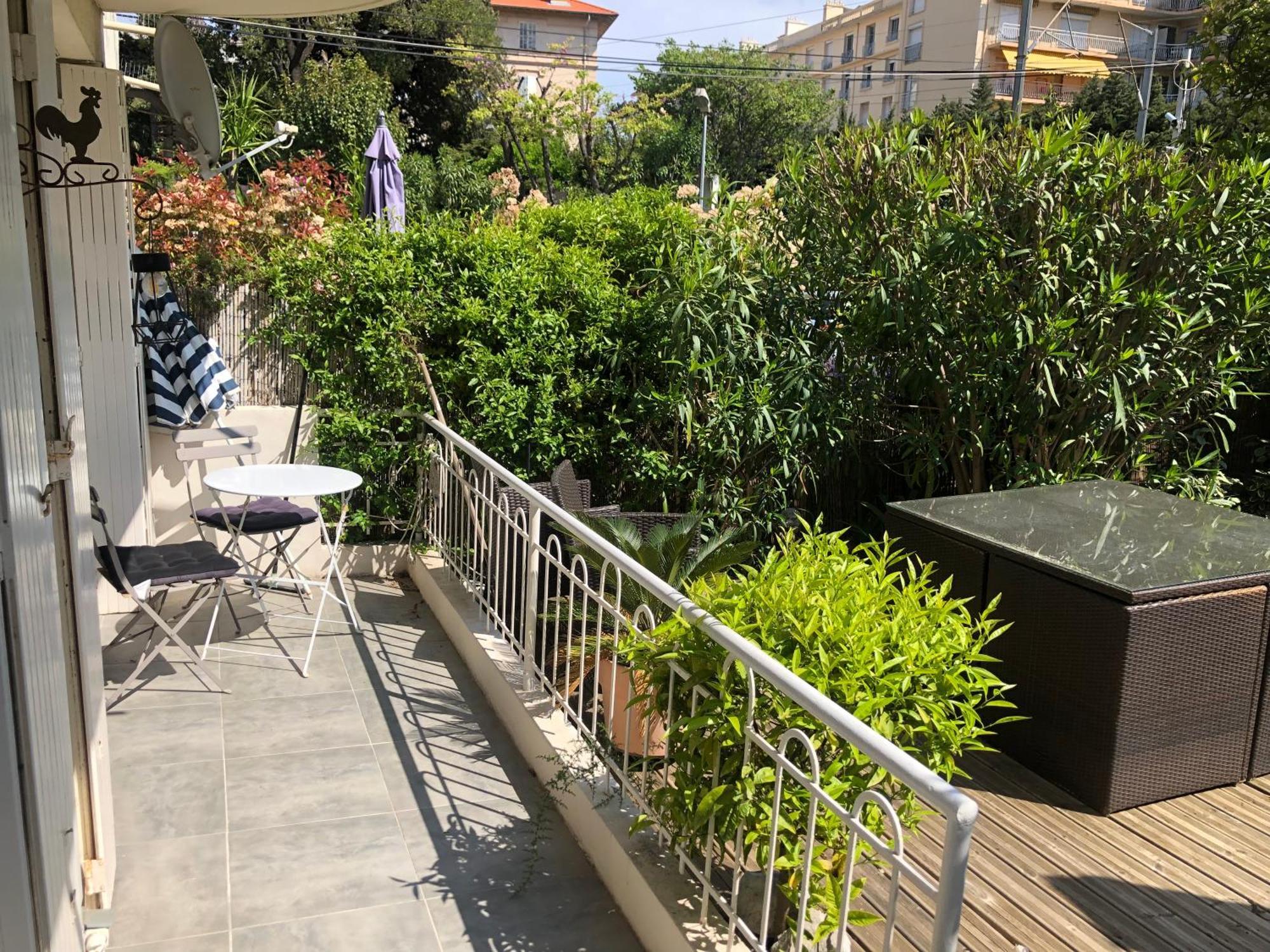 Only 60M To The Beach, 2 Bedroom Cozy Apartment, 80M2 Big Garden, Very Central Cannes Eksteriør billede