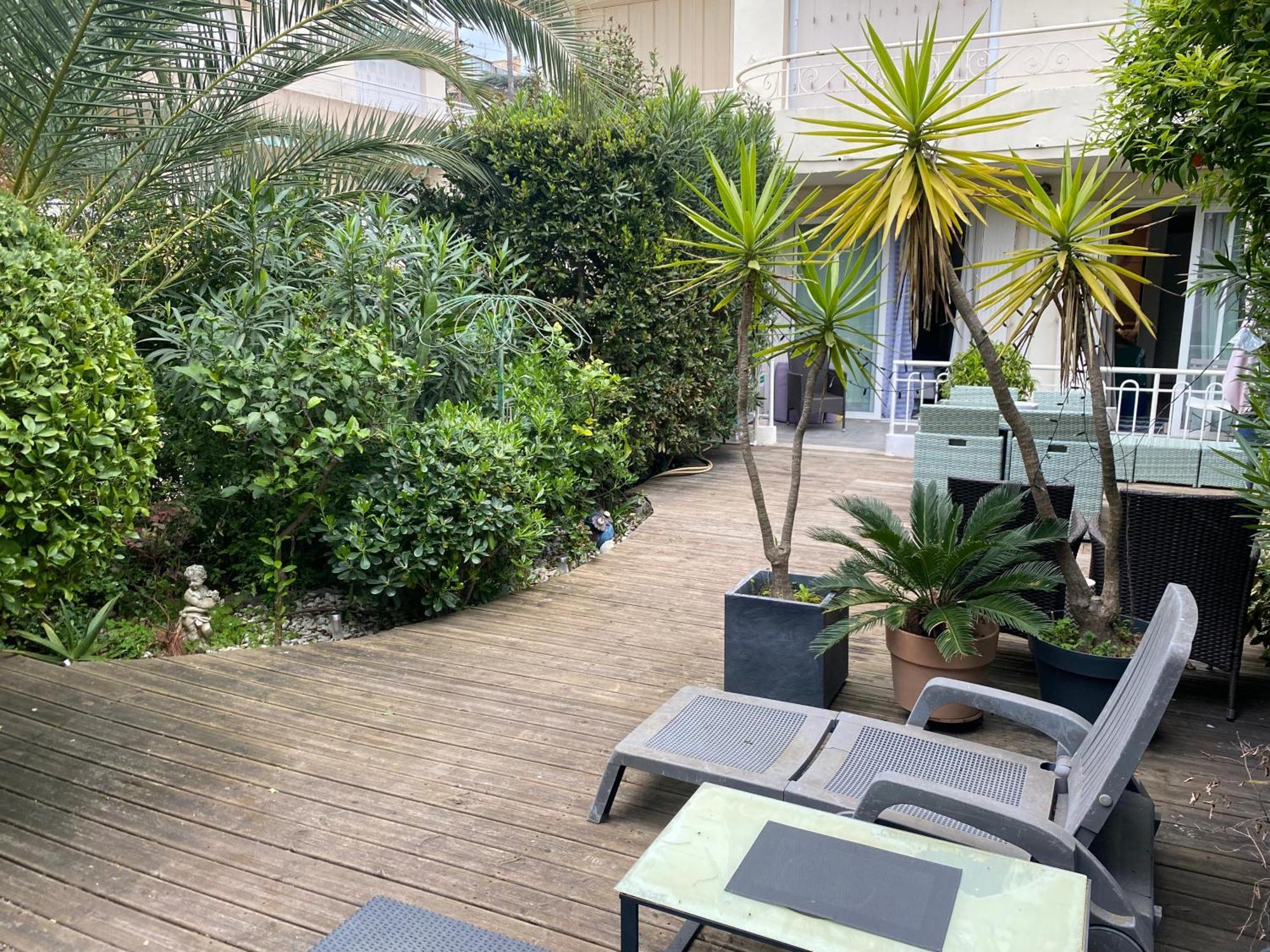 Only 60M To The Beach, 2 Bedroom Cozy Apartment, 80M2 Big Garden, Very Central Cannes Eksteriør billede